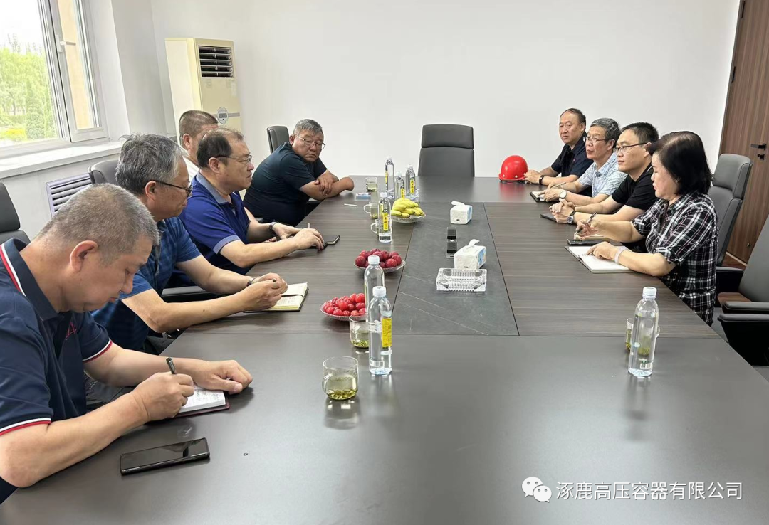 河北燕興機(jī)械有限公司董事長(zhǎng)到涿鹿高壓容器進(jìn)行實(shí)地參觀(guān)考察！
