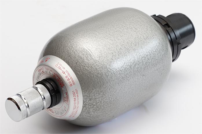 蓄能器的使用維護(hù)